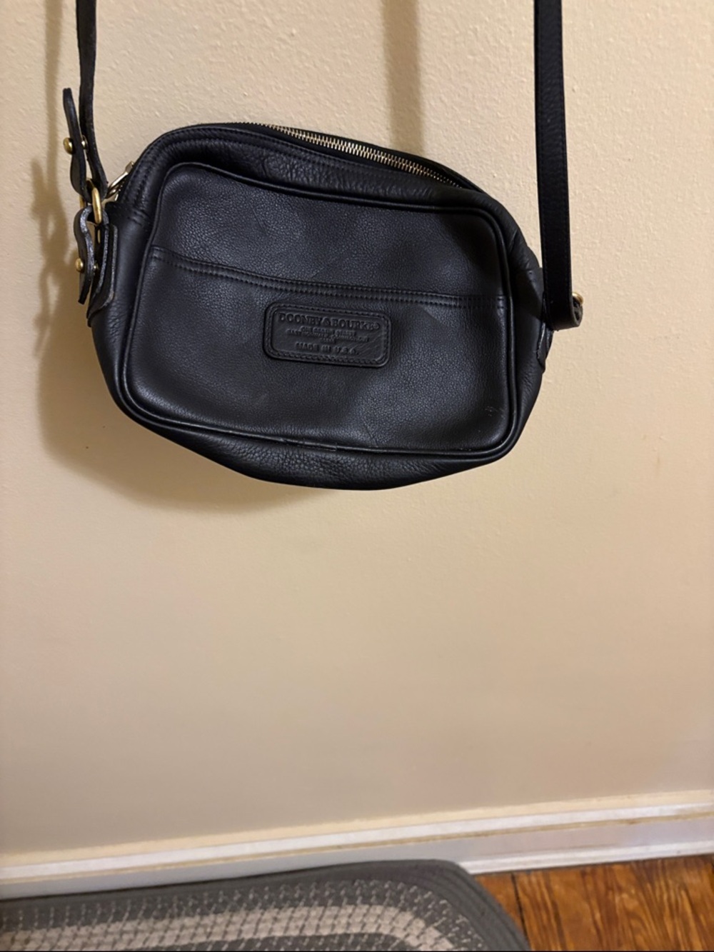 Dooney & Bourke Black Leather Messenger Crossbody vintage
